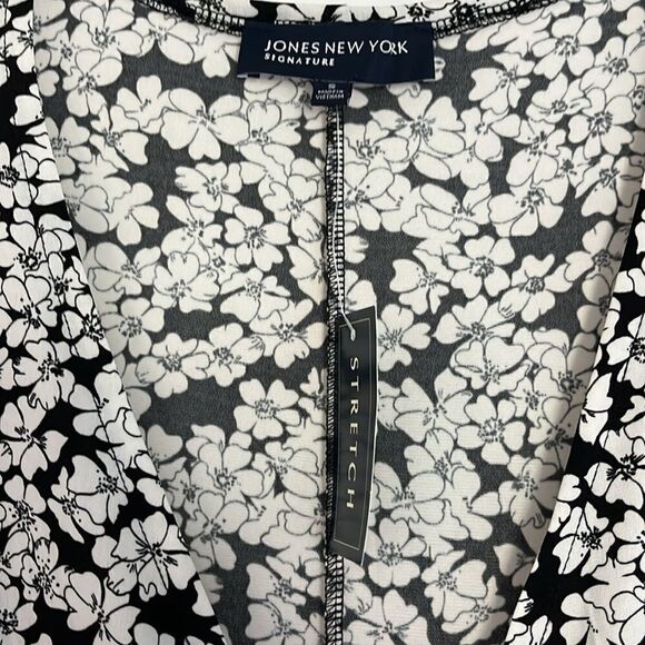 Jones New York Faux Wrap Dress Black and White Floral Goldtone Ring Detail - Picture 8 of 10